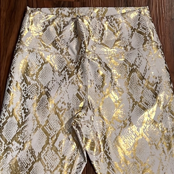 Fabletics Ultralux High Waisted Legging - Picture 9 of 16